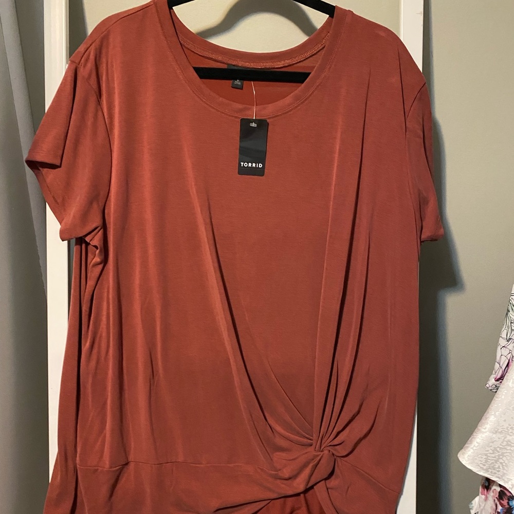 Torrid brown knot tee, size 2x NWT